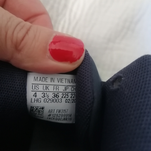 Adidas Shoes ❤️ - Picture 5 of 5